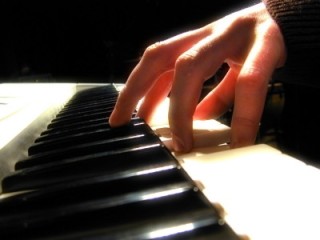 Hands on Piano 1